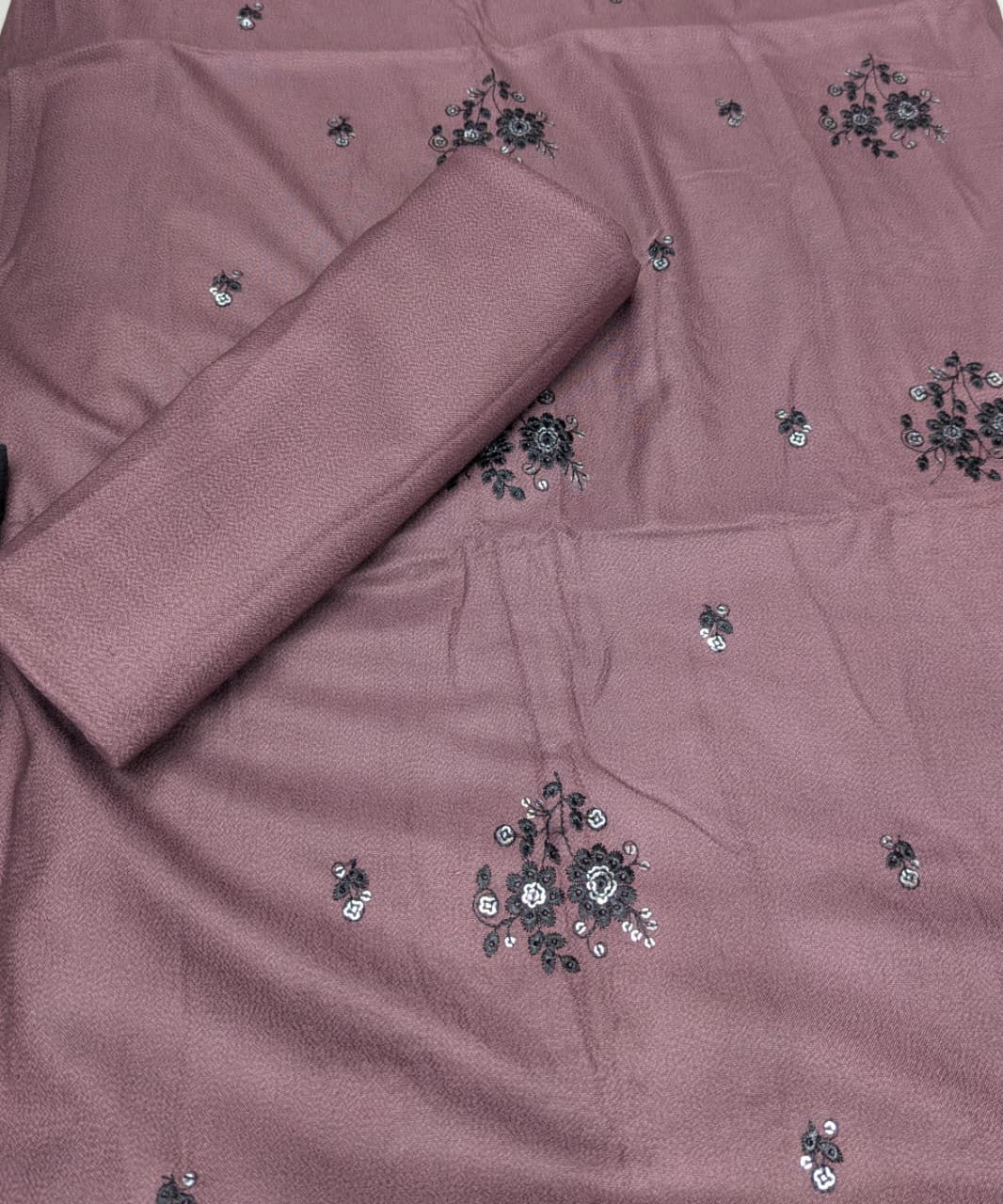 2-Piece Export Quality Carendi | Breeza Luxury Embroidered Winter Collection 2025