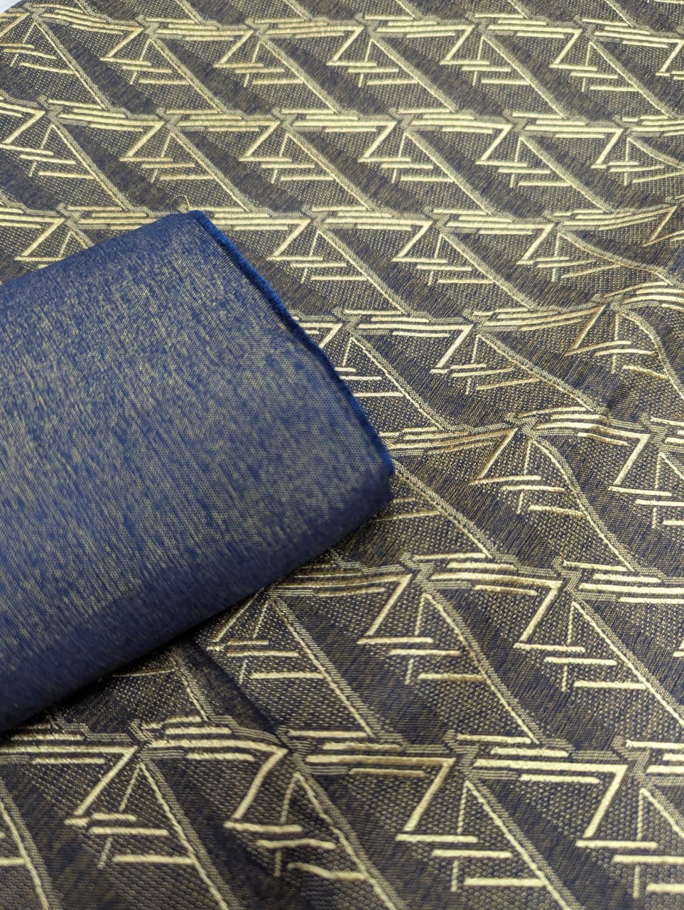 Black 2-piece Golden Chmki Jaeqat winter clothing set by Hayadar Clothing, featuring traditional design elements.