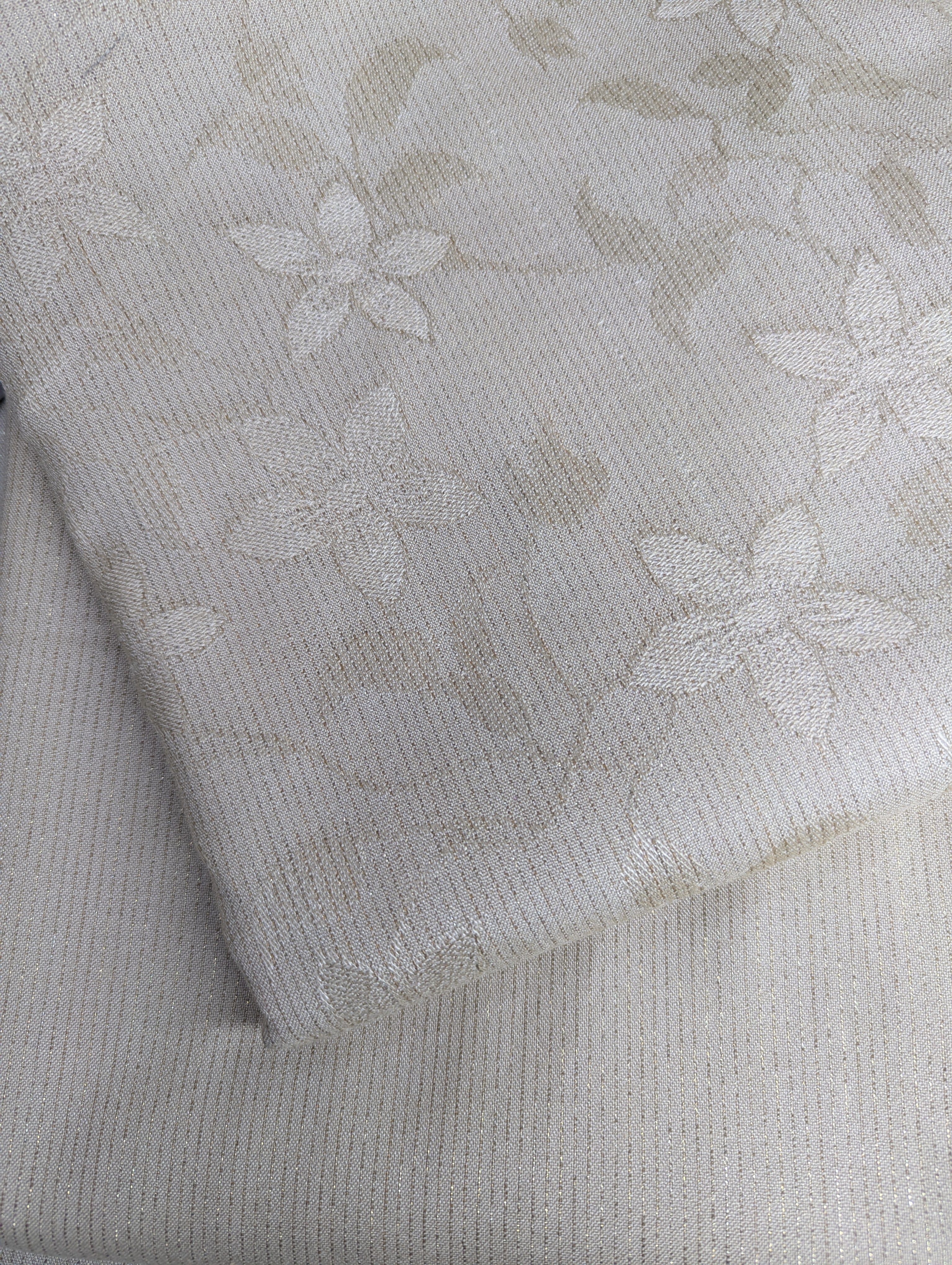 Two-piece Zari Line Moon Lite Marina outfit in Creem color from Hayadar Clothing's Winter 2025 collection, designed for mothers.